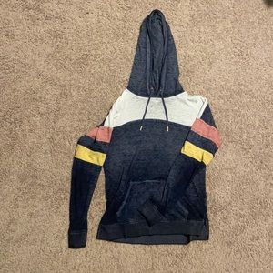 Hoodie with drawstrings